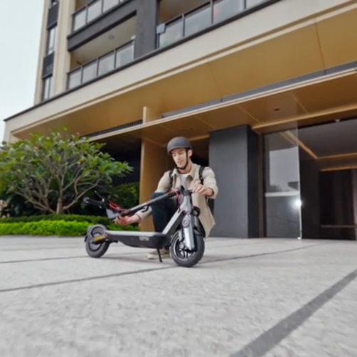 Segway Ninebot KickScooter F3 – 32 km/h Top Speed, 70 km Range